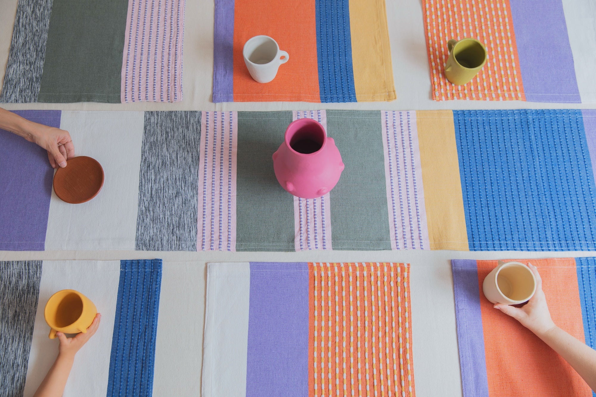 Set: Table Runner + 4 Place Mats Nez