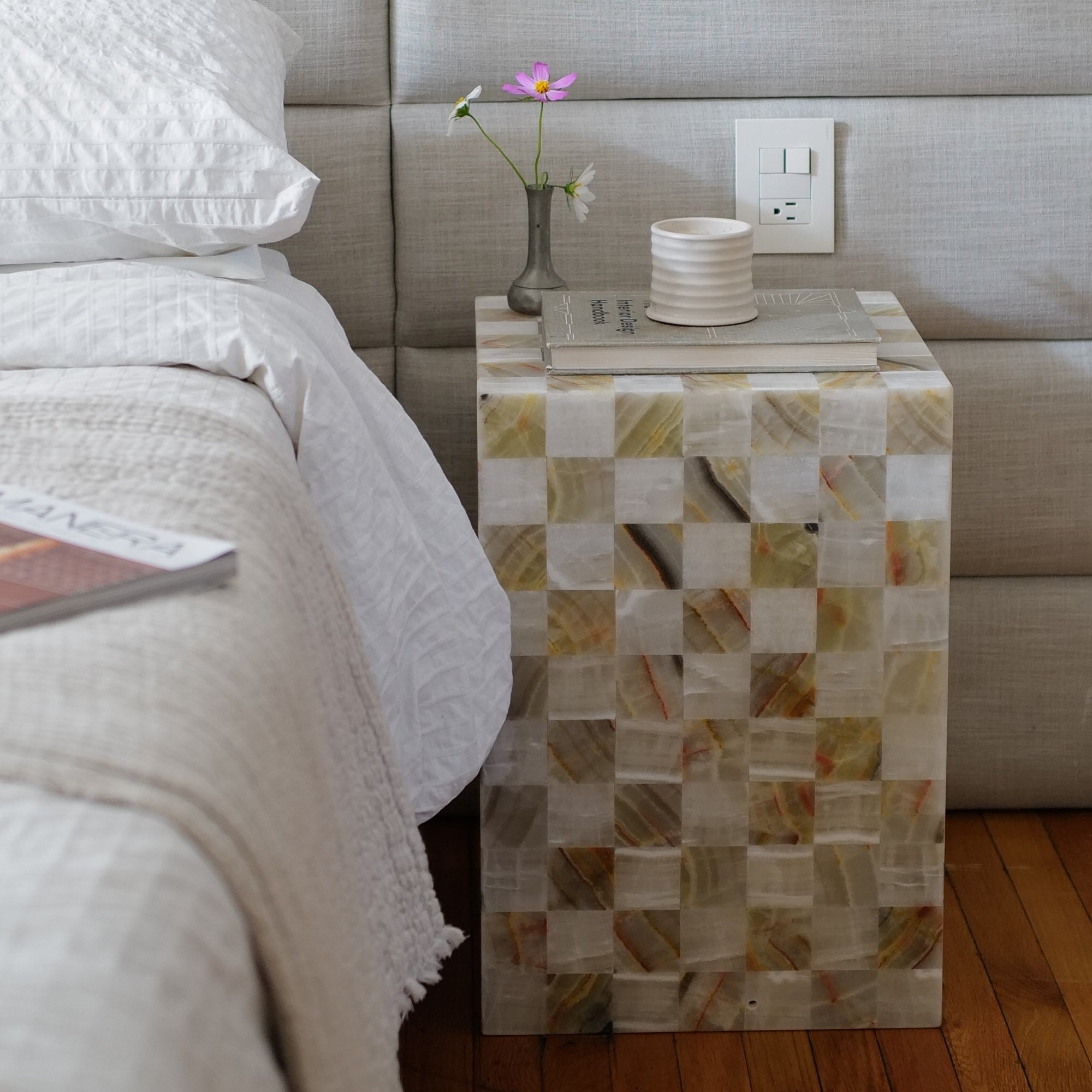 Reyna Table